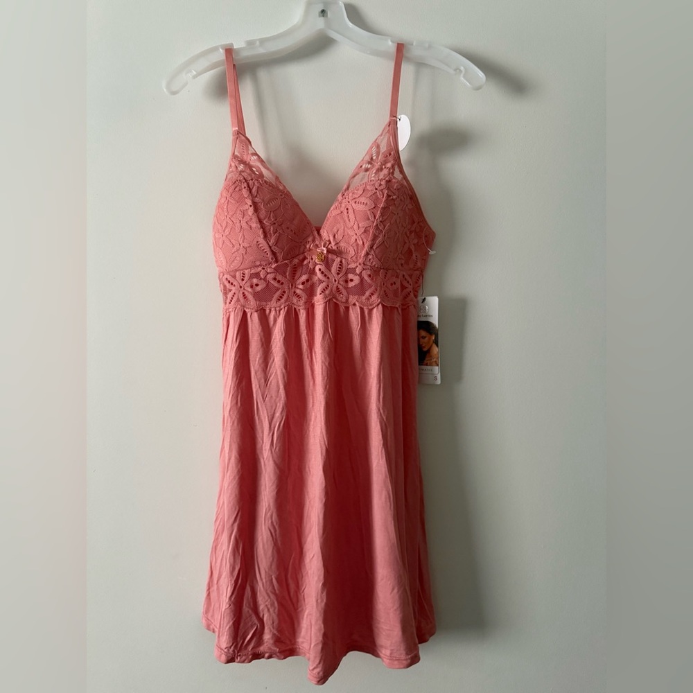 Daisy Fuentes Lacy Intimate Tanktop w/ Lace Cut Outs & Padded Built In Bra small